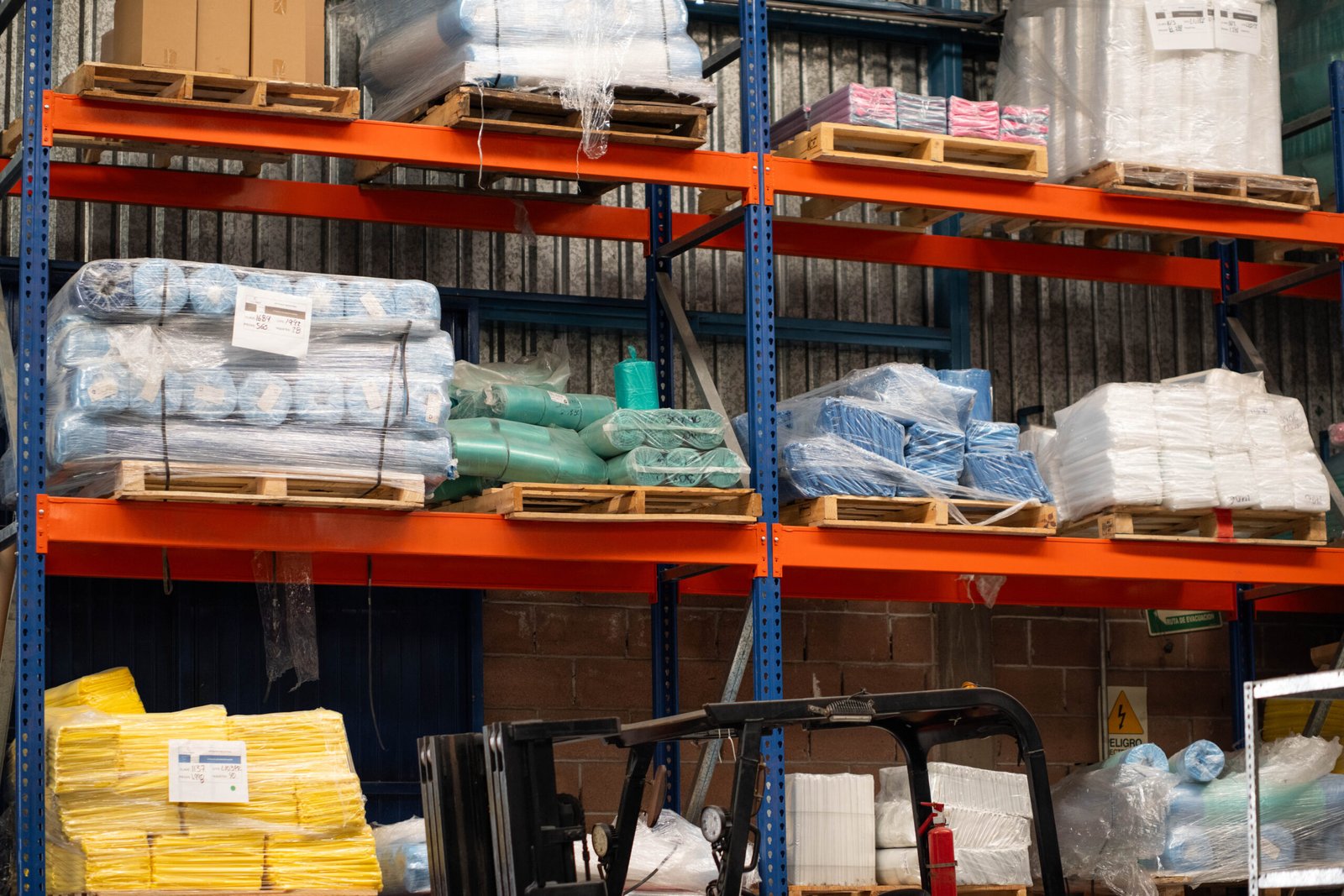 almacén de materiales para limpieza post construcción